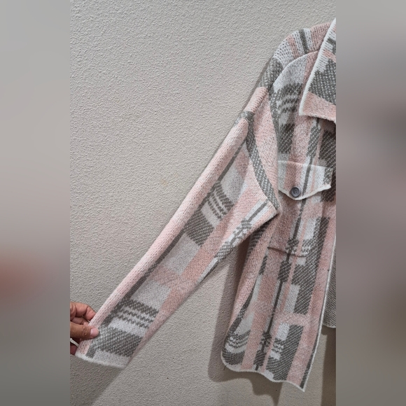 Love Ever After Plaid Knit Sweater/Shacket Soft Cozy Pink Gray Size XL - EUC - Picture 5 of 7